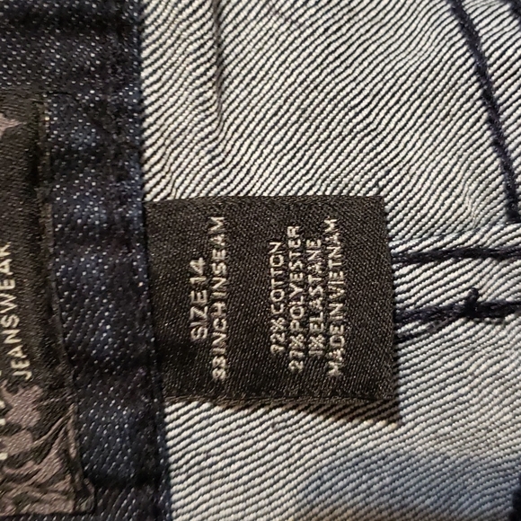 Jeans - Picture 3 of 3